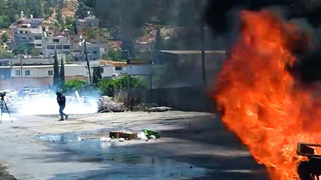 مواجهات بين الفلسطينيين والقوات الإسرائيلية بالقرب من قرية بيتا جنوب نابلس