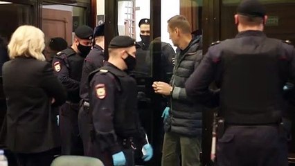 Navalny dedica prêmio a presos políticos