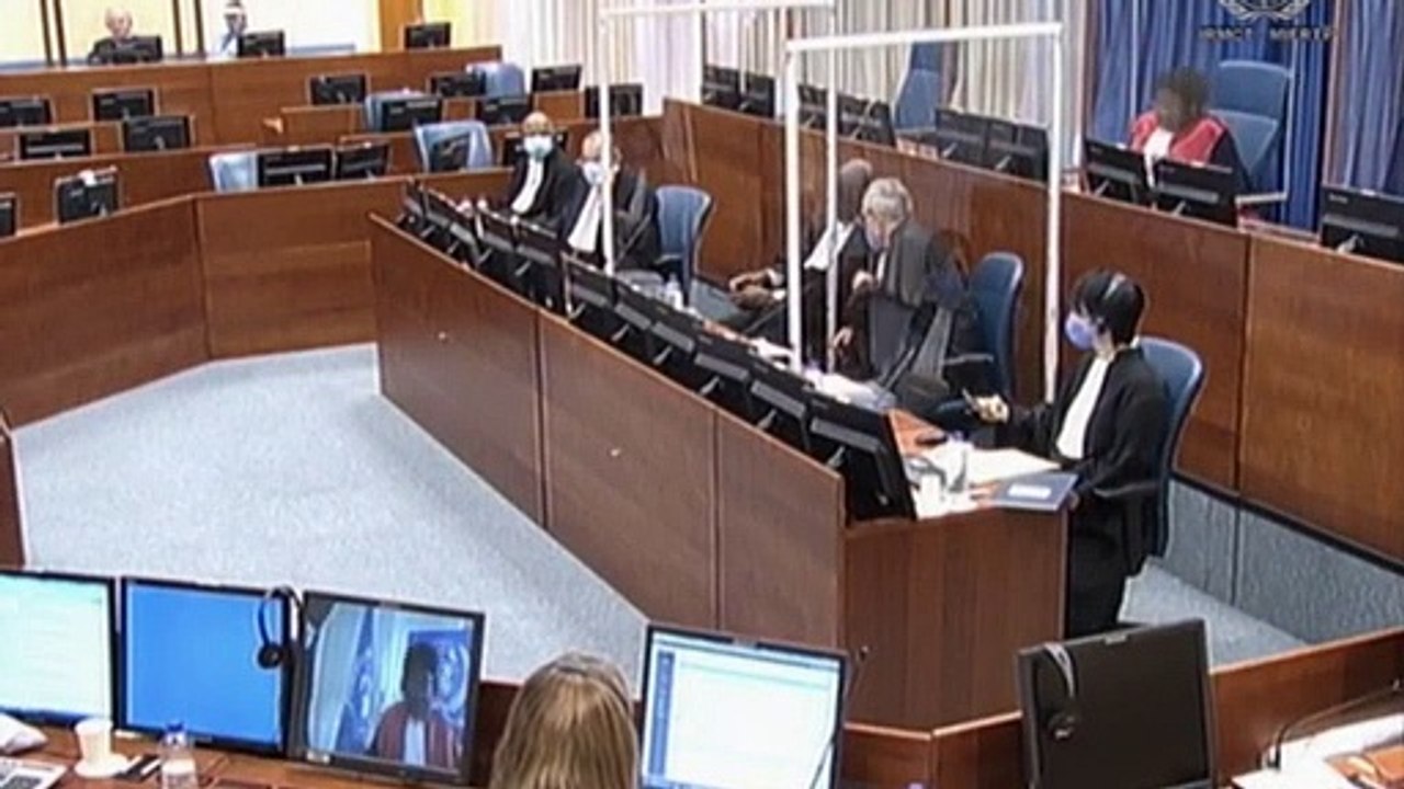Kriegsverbrechertribunal: lebenslanslang für mladic