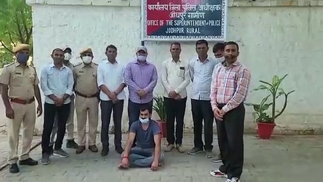 पांच मामलों में वांछित आठ हजार का इनामी बदमाश गिरफ्तार