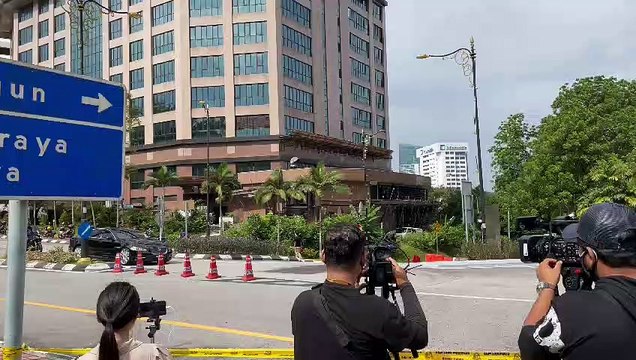 Anwar arrives at Istana Negara