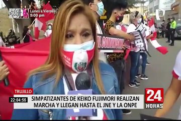 Descargar video: Trujillo: simpatizantes de Keiko Fujimori realizaron banderazo en los exteriores de la ONPE