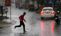 Heavy rain lashes Mumbai, IMD issues alert for 2 days