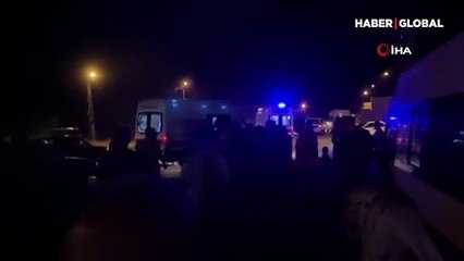 Düğünü unutan vatandaşlar kaza yerine akın etti