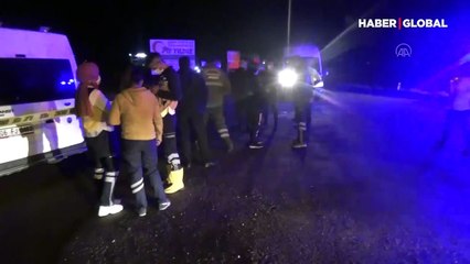 Tabelaya çarpan otomobil dereye uçtu: 3 ölü