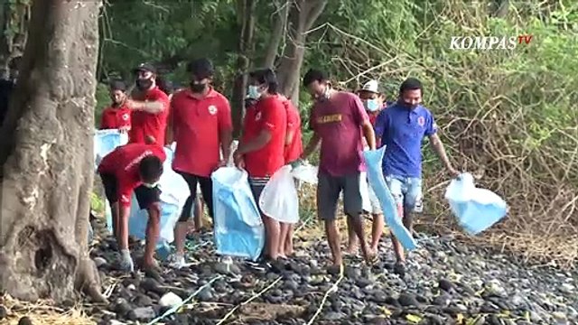 Kurangi Sampah, Selamatkan Laut Indonesia - Terbenam Di Lautan Sampah - BERKAS KOMPAS (3)