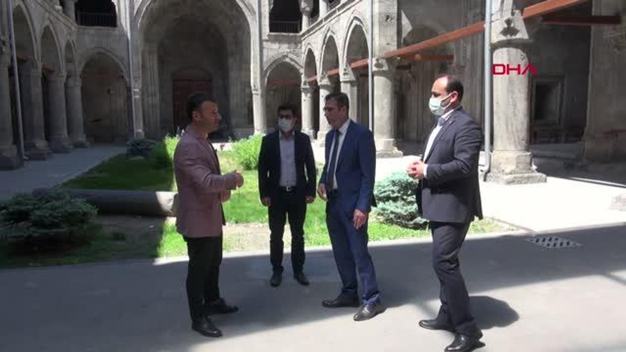 ERZURUM ÇİFTE MİNARELİ MEDRESE İÇİN TOPLANAN 2 BİN ESER RESTORE EDİLİYOR