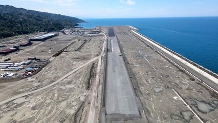 Uçak pisti, terminal binaları ve çay bardağı şeklinde olacak olan kule kendini göstermeye başladı