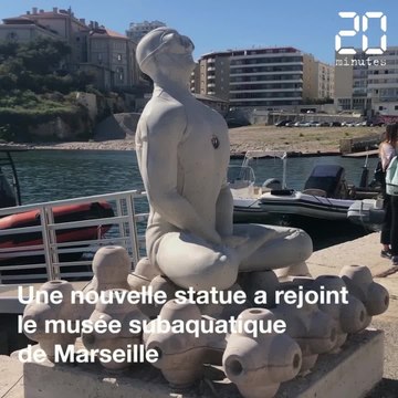 Marseille: Une neuvième statue installée au musée subaquatique