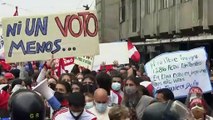 البيروفيون إلى الشوارع في انتظار الحسم بين الشعبويين والماركسيين في انتخابات الرئاسة