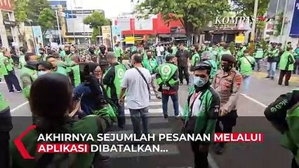 Polisi Bubarkan Antrean Ojol Beli BTS Meals di McD Solo