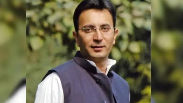 Rahul Gandhi's aide Jitin Prasada dumps Congress for BJP