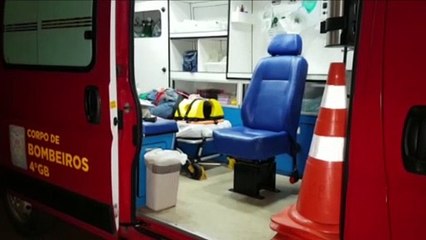 Carro capota em acidente em cruzamento no Bairro Pioneiros Catarinense