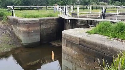 Forth and Clyde Canal very low water level