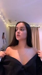Julia Janeiro nos abre las puertas de su dormitorio gracias a Tik Tok