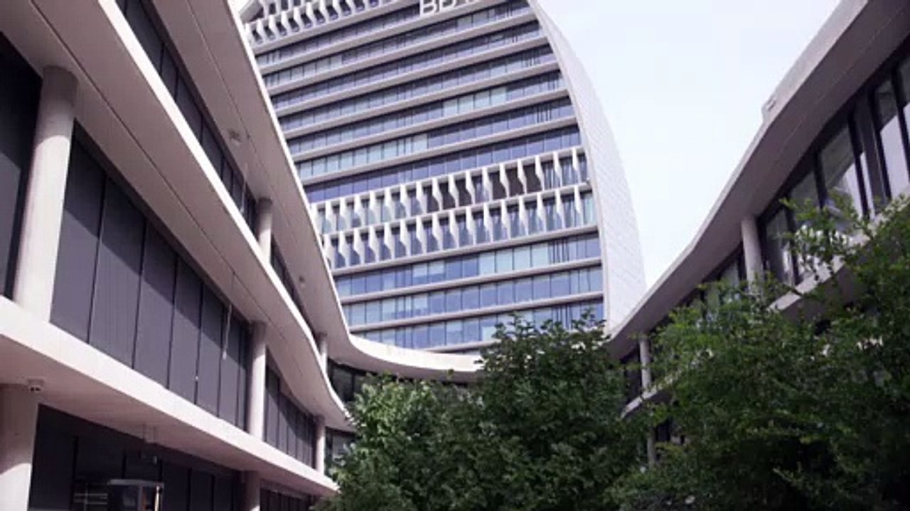 BBVA y sindicatos acuerdan el despido de 2.725 trabajadores