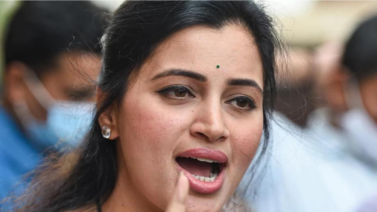 Navneet Rana faces prospect of losing her seat!