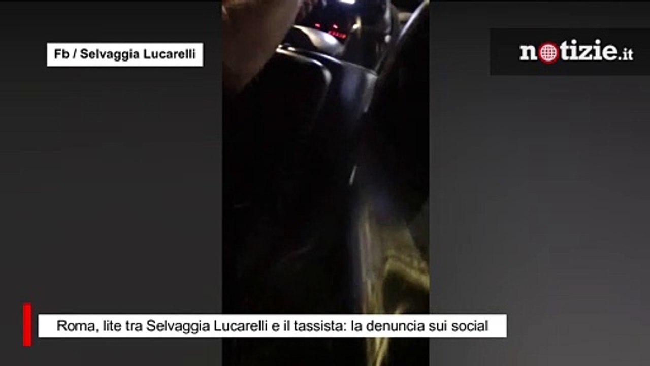 Roma, lite tra Selvaggia Lucarelli e il tassista: "Ti obbligano a prelevare per non usare il pos"