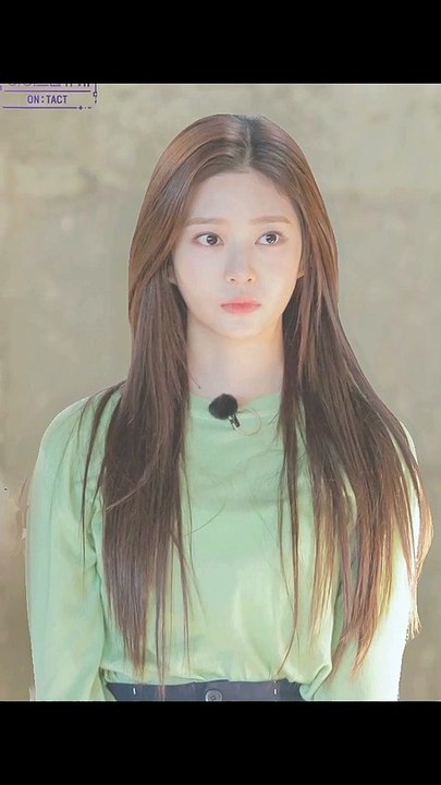 Kim Minju of Izone