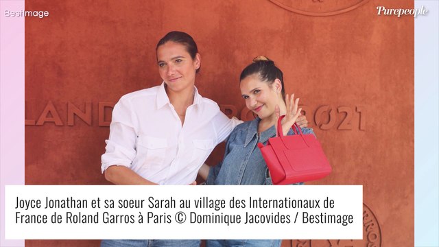 Joyce Jonathan : Rayonnante avec sa soeur dans les tribunes de Roland Garros