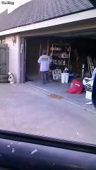 Jouer avec la porte du garage : risqué