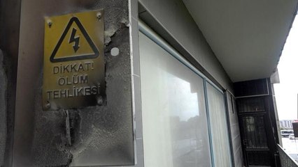 Düğün salonuna yıldırım isabet etti, elektrik panosu yandı