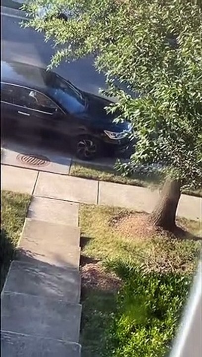 "Come Over" Text Prank Has Mom Running Inside