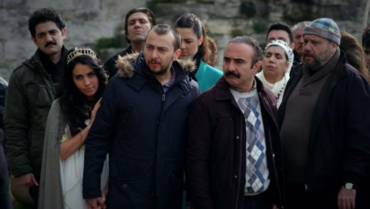 Merakla beklenen Leyla ile Mecnun dizisinin Leyla'sı Deniz Işın oldu