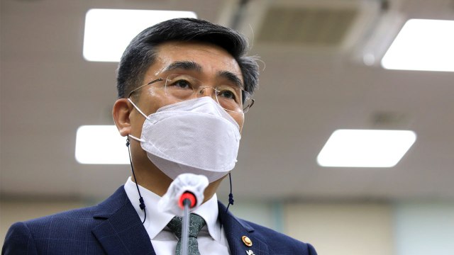 공군 부사관 성추행 가해자, 피해자 가족에게 합의 시도 / YTN