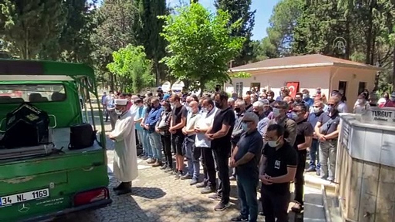 İSTANBUL - Karikatürist Kaan Ertem son yolculuğuna uğurlandı