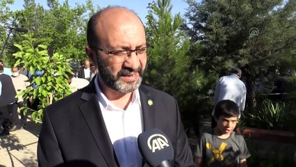 DİYARBAKIR - PKK'lı teröristlerin katlettiği Yeni İhya Der Başkanı Aytaç Baran mezarı başında anıldı