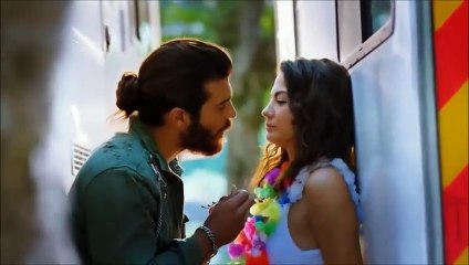 مشهد رومانسي جميل بين سنام و جان من مسلسل الطائر المبكر