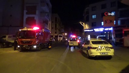 İzmir'de işçi servisi mobilya mağazasına daldı: 12 yaralı