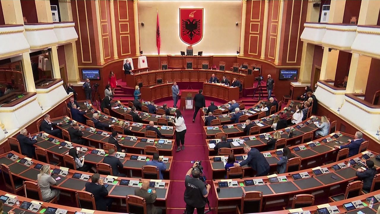 Regierungskrise in Albanien: Parlament will Präsident Ilir Meta (52) absetzen