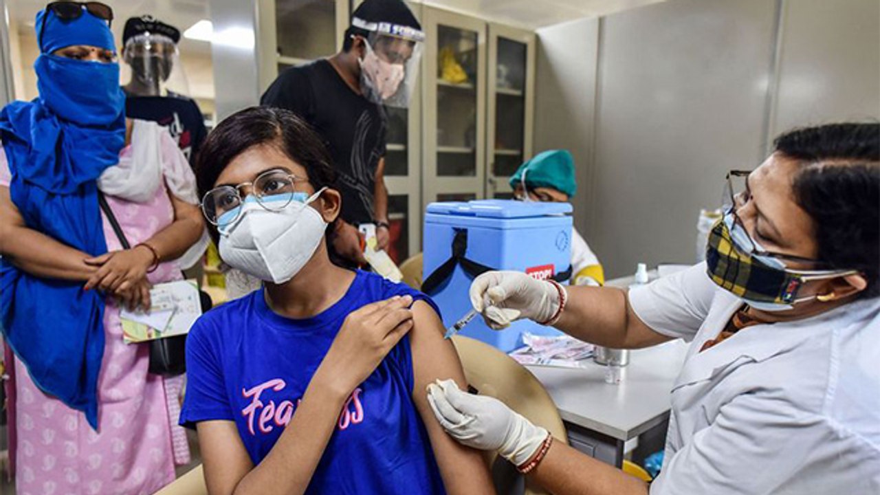 Covid Vaccine के बाद भी क्यों खत्म नहीं होगा Coronavirus, ये होगी असली वजह | Boldsky
