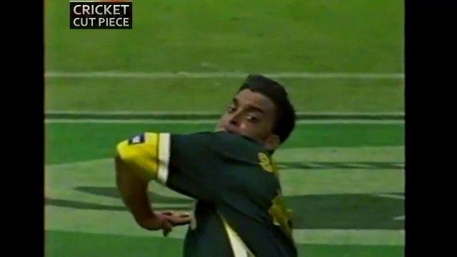 Yorkers from Hell - 5 best yorkers of Shoaib Akhtar World Fastest Bowler