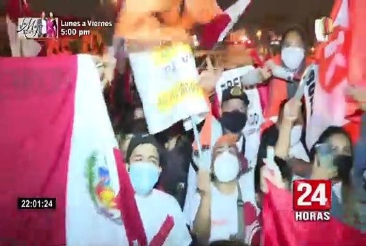 Simpatizantes de Fuerza Popular realizaron concentración en el local partidario