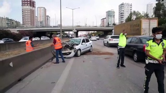ADANA - Trafik kazasında 3 ilçe milli eğitim müdürü ve 2 şube müdürü yaralandı (2)