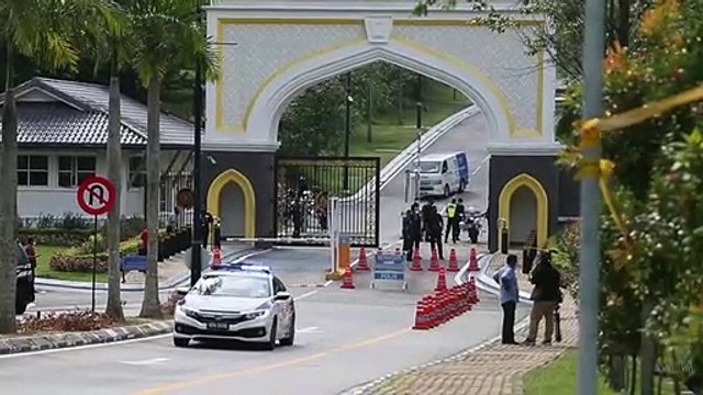 Datuk Seri Mohd Shafie Apdal seen leaving Istana Negara
