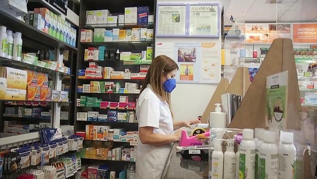 El 67 % de los españoles acude al menos una vez al mes a la farmacia