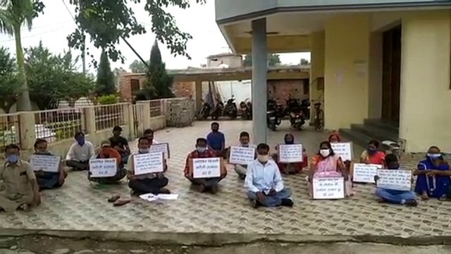 बिजली कटौती और लो-वोल्टेज से लोग परेशान, किया प्रदर्शन, आंदोलन की चेतावनी