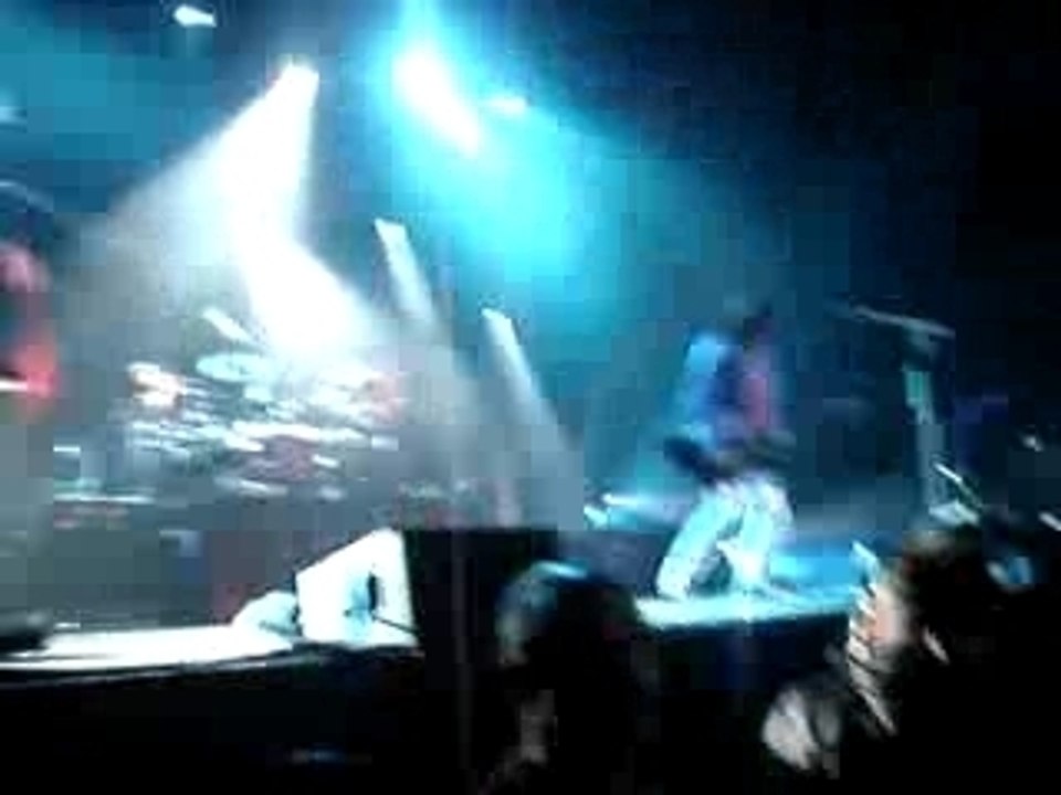 thirty seconds to mars just a coté  de moi faire le ouf