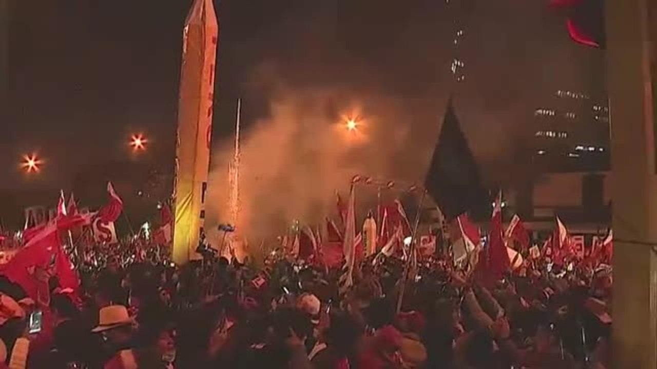 Keiko Fujimori abre una batalla legal tras los resultados electorales que dan la victoria provisional a Pedro Castillo