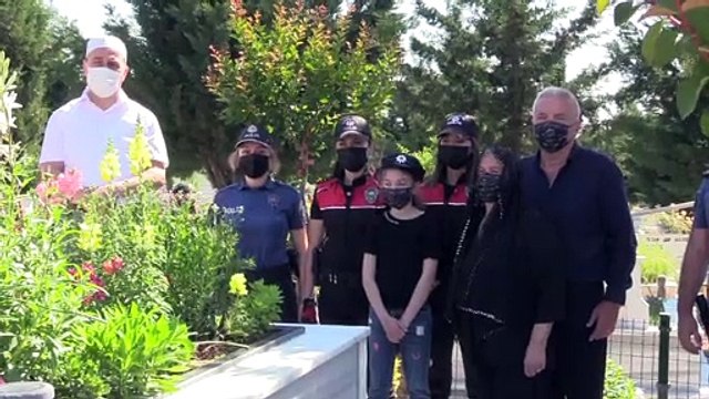 EDİRNE - Şehit polis memuru Nefize Çetin Özsoy, şehadetinin 5. yılında kabri başında anıldı
