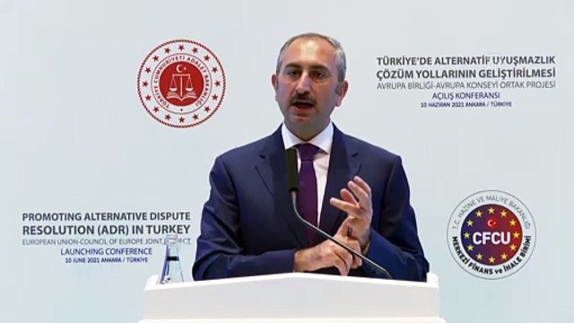 ANKARA - Adalet Bakanı Gül: 'Ceza Muhakemesinde uzlaştırmacı olabilmek için hukuk fakültesi mezunu olma şartını getireceğiz'