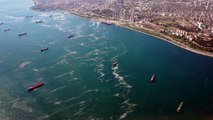 İSTANBUL - Marmara denizinde etkisini sürdüren müsilaj havadan görüntülendi.