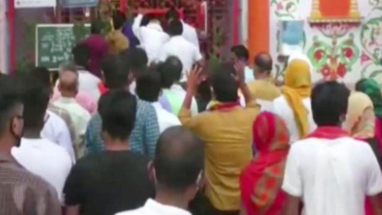 Varanasi: Crowd witnessed flouting covid norms in village