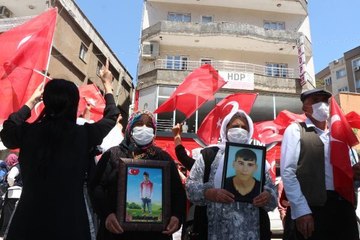 ŞIRNAKLI AİLELERİN HDP ÖNÜNDEKİ EYLEMİNDE 33'ÜNCÜ HAFTA