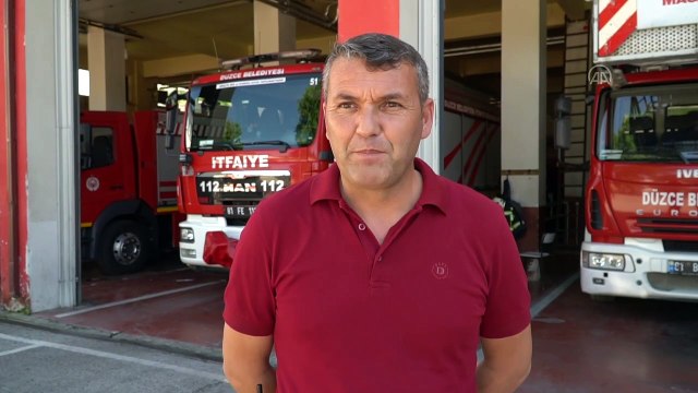 DÜZCE - Sattıkları aracın motor bölümüne giren kedi yavrusunu Düzce'de teslim aldılar