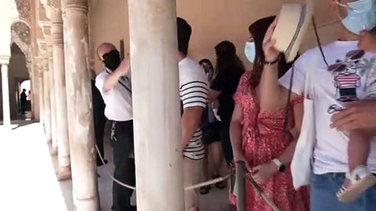 Los Reyes visitan la Alhambra con motivo de su nueva exposición 'Odaliscas. De Ingres a Picasso'